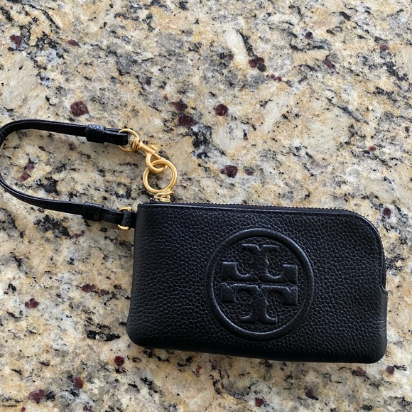 Tory Burch Handbags - Tory Burch Perry Bombé Top-Zip Card Case